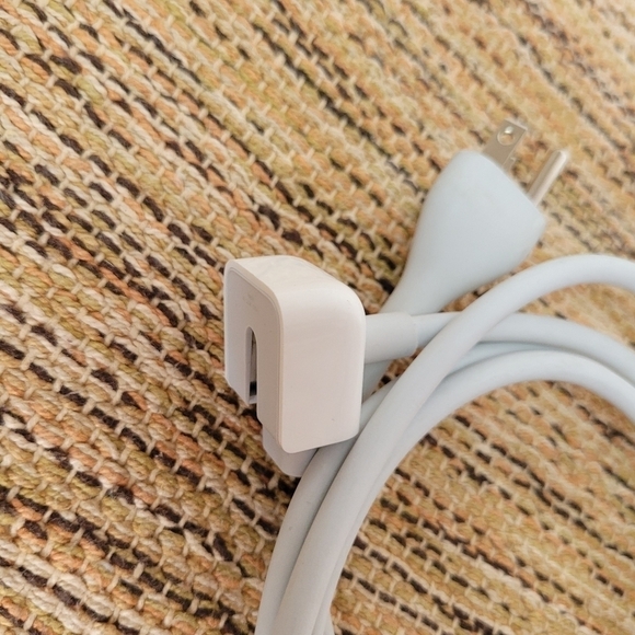 APPLE Power Adapter Cable - Picture 2 of 6